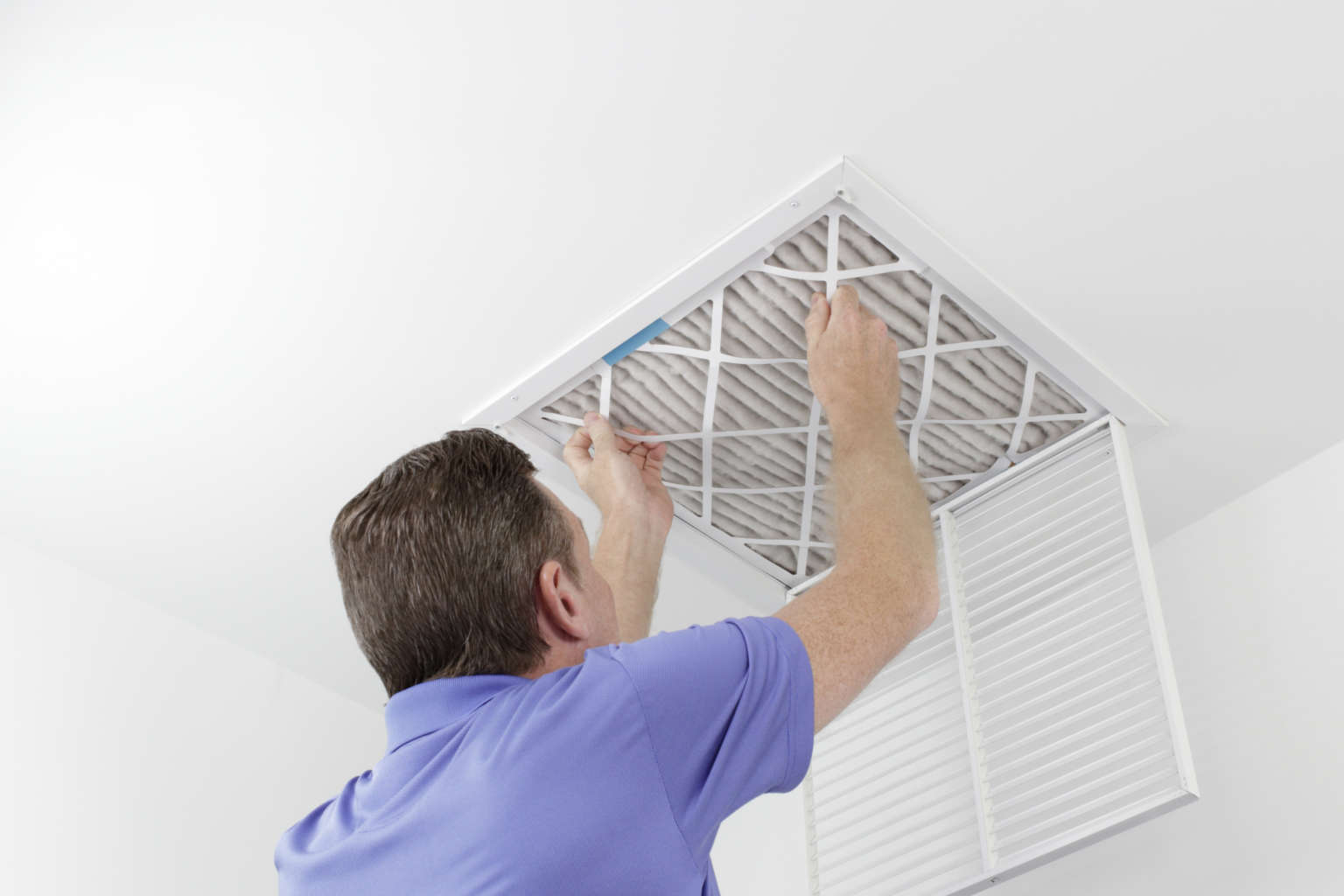Changing your air filter for better indoor air qualilty